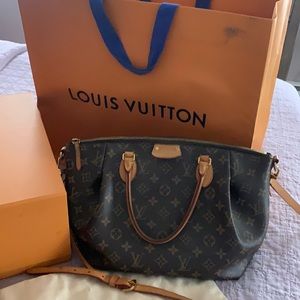 Louis Vuitton hand bag turenne  mm Mng